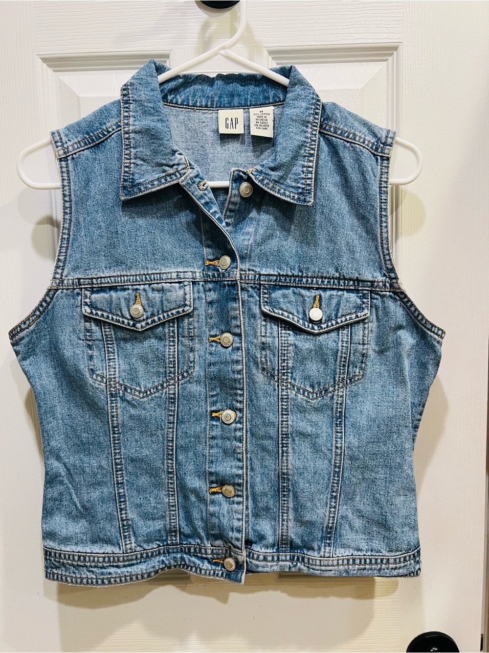 GAP Denim Vest in Medium Blue Wash